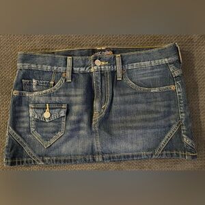 Women’s Levi, micro mini skirt in size 7